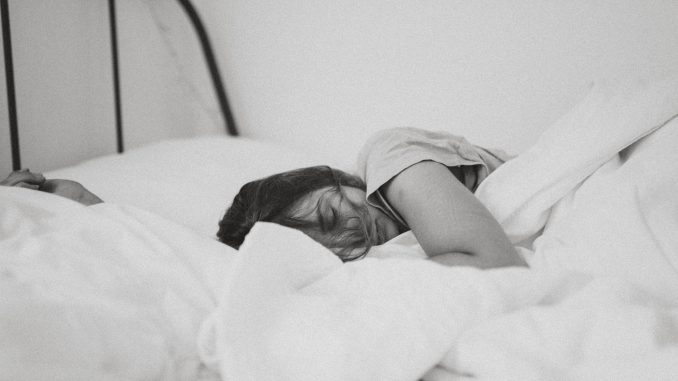 bed-5NzOfwXoH88